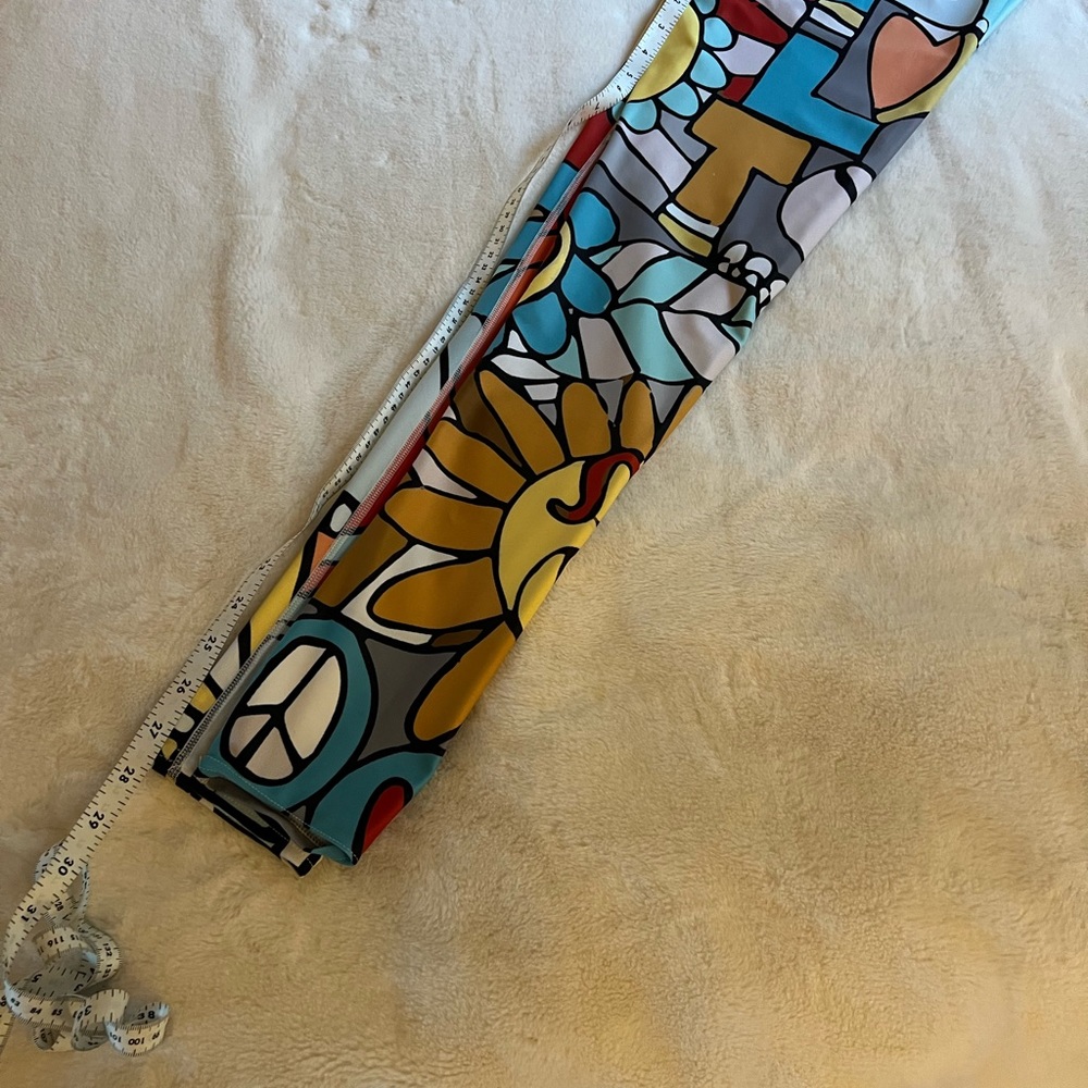 EUC Local artist made fun leggings size small - Picture 3 of 6